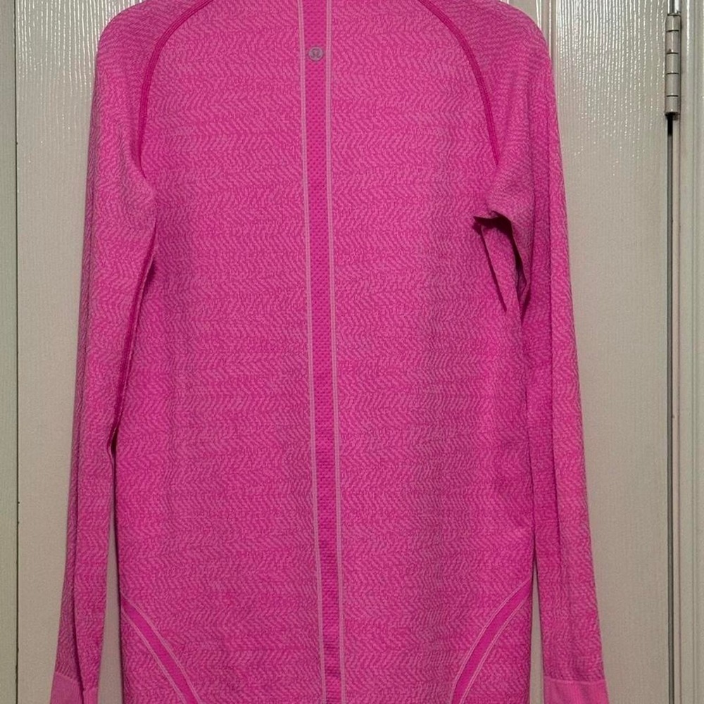 Lululemon Swiftly Tech Long Sleeve Pink Chevron Athletic Shirt Womens Size 10
